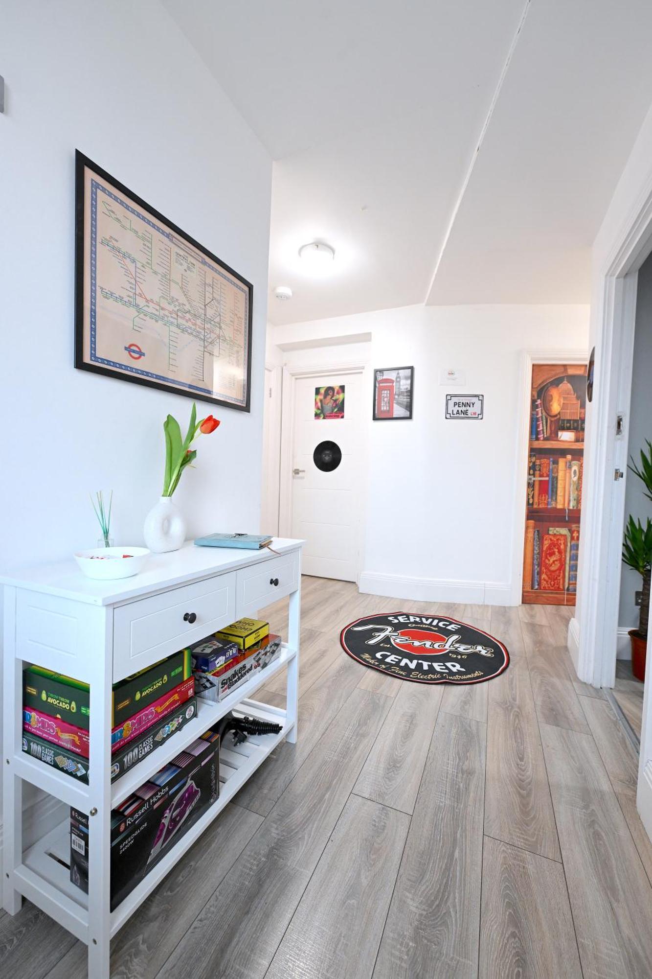 Superb 4 Bedroom Flat In The Heart Of Camden Town ロンドン エクステリア 写真