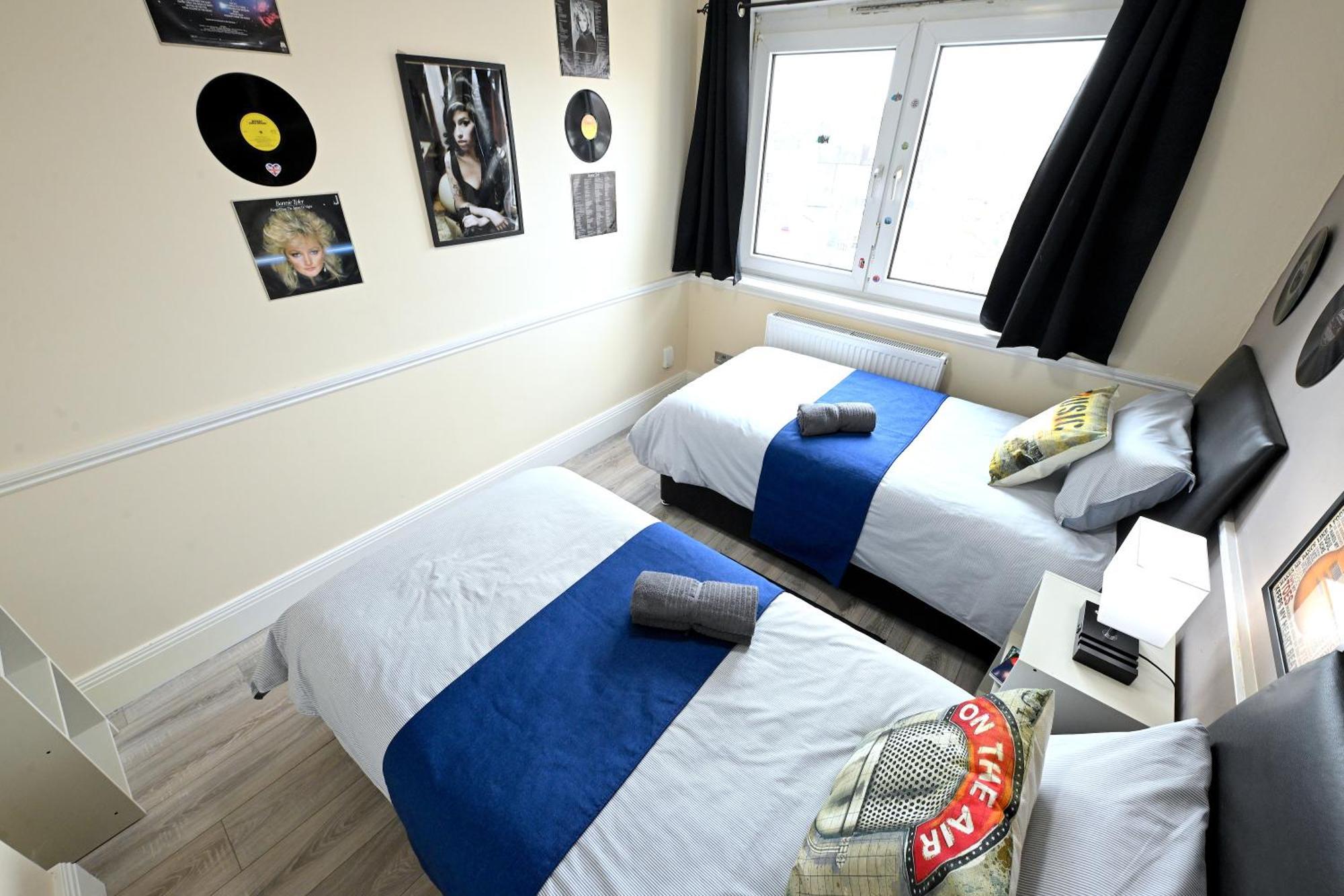 Superb 4 Bedroom Flat In The Heart Of Camden Town ロンドン エクステリア 写真