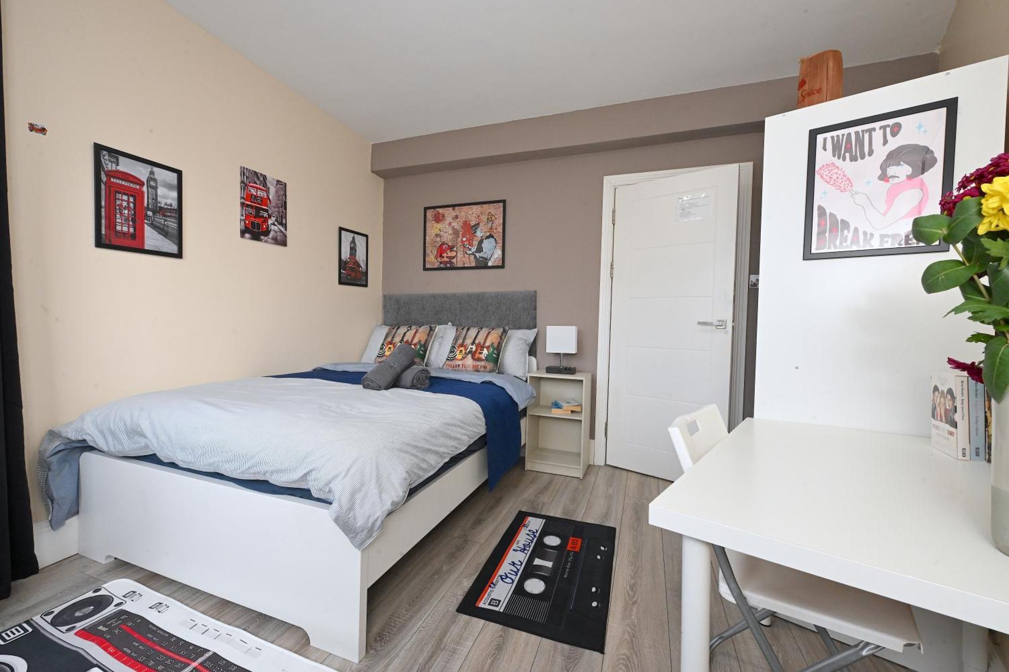 Superb 4 Bedroom Flat In The Heart Of Camden Town ロンドン エクステリア 写真