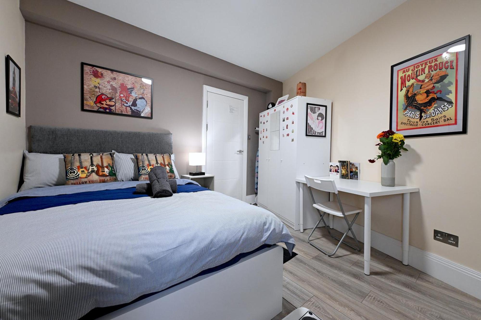 Superb 4 Bedroom Flat In The Heart Of Camden Town ロンドン エクステリア 写真