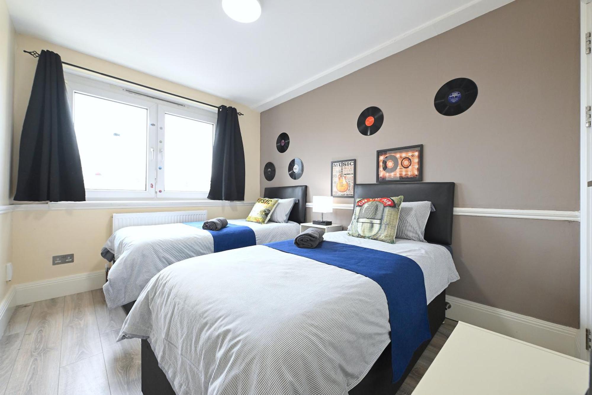 Superb 4 Bedroom Flat In The Heart Of Camden Town ロンドン エクステリア 写真